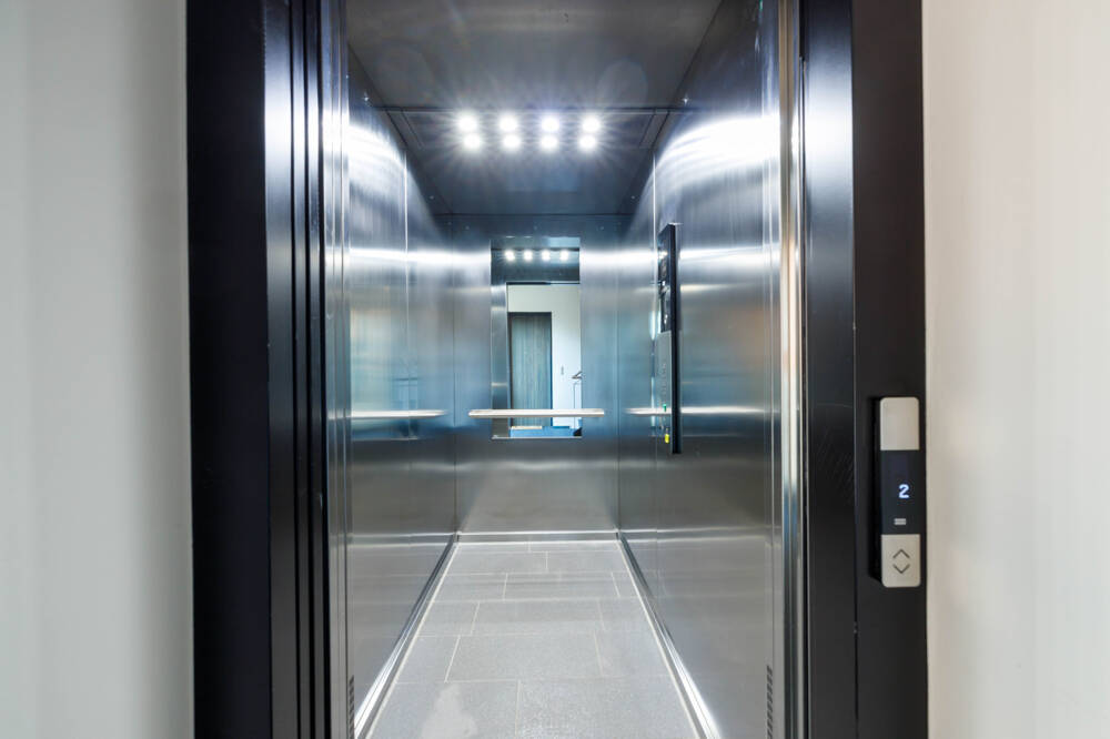 Hochwertige 2,5-Zimmer-Wohnung mit Aufzug, zwei Balkonen und Tiefgarage in Barmbek-Süd – Hamburg – Vorschaubild 8