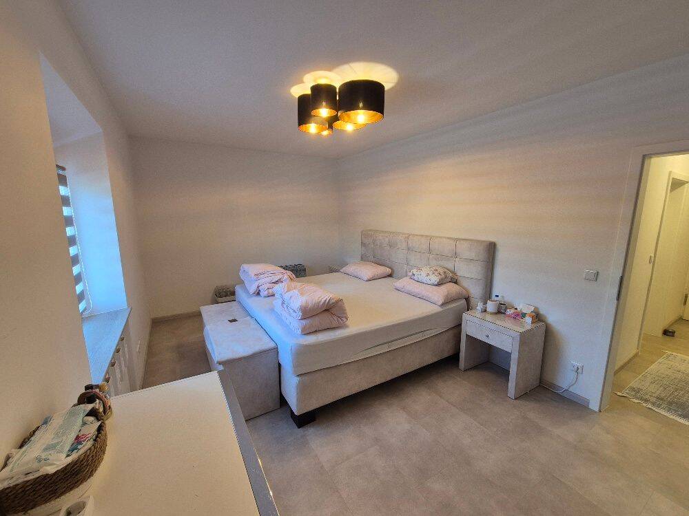Nürnberg Neuröthenbach: große 4-Zimmerwohnung in 2020 kernsaniert, modernes Badezimmer, top Einbauküche; für Eigennutzer oder Kapitalanleger – Nürnberg – Vorschaubild 9