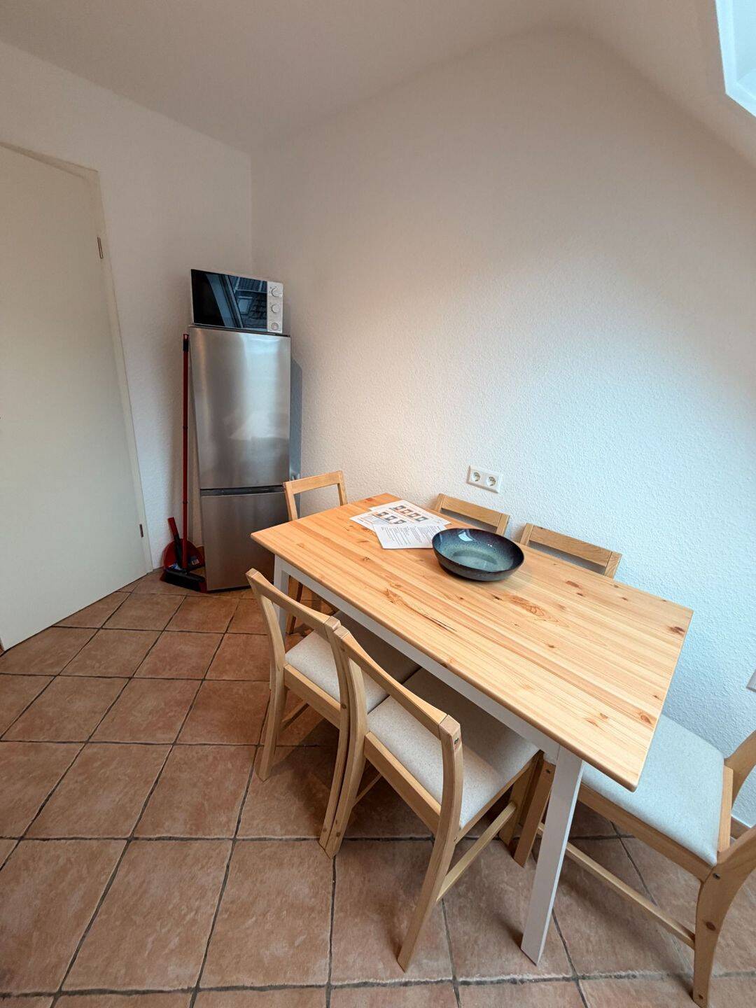 möbliertes Zimmer in Karlsruhe für Wohnen auf Zeit – Karlsruhe – Vorschaubild 9