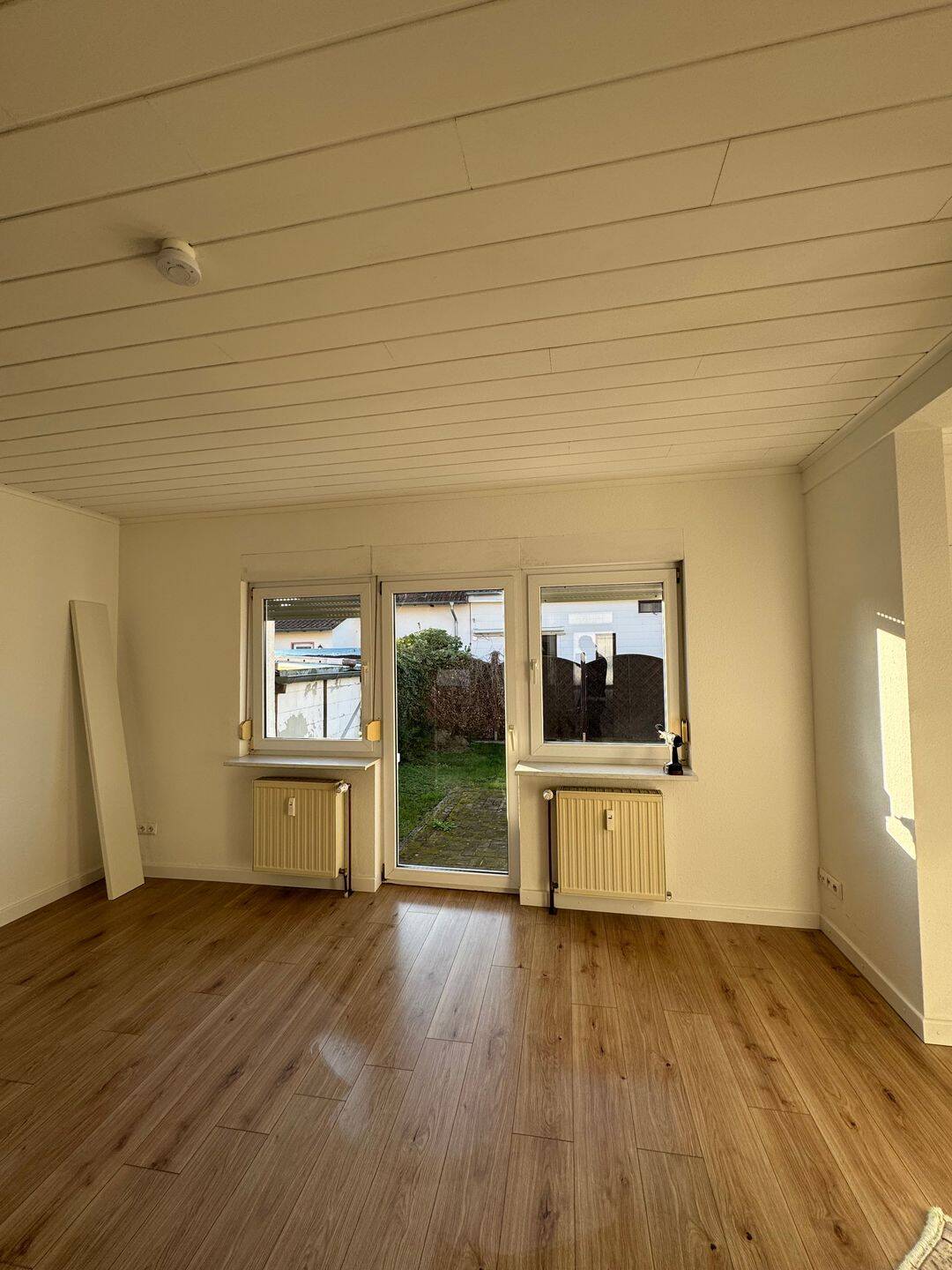 Tolles freistehendes Apartment mit eigenem Garten und Garage – Saarbrücken – Vorschaubild 4