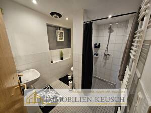 Preis deutlich reduziert-Sehr großes Haus mit traumhaftschönen + großen Garten + Dachterrasse !!! – 28239 Bremen – Vorschaubild 6