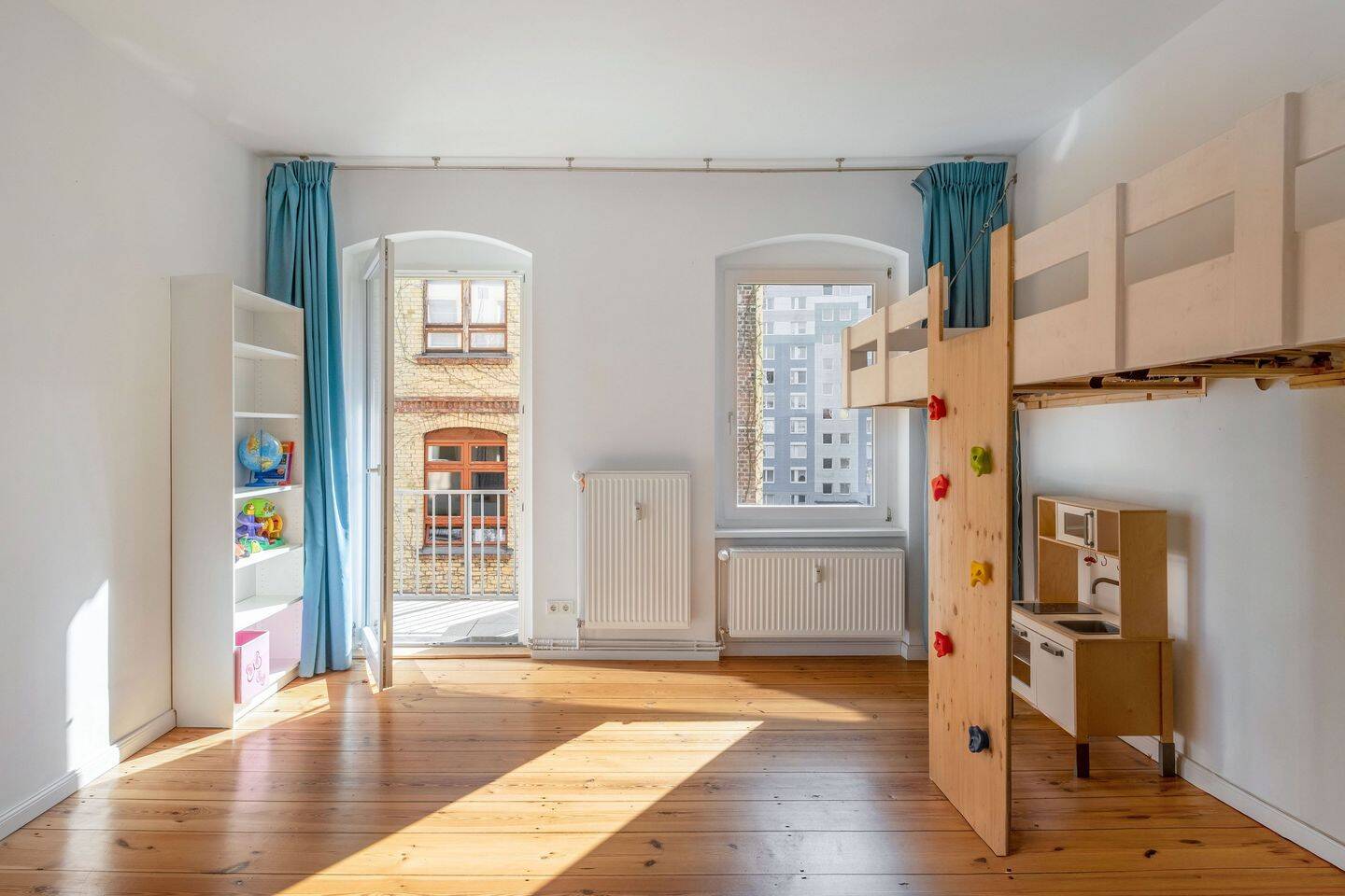 Einladende 3-Zimmer-Wohnung mit Balkon und Kamin am Volkspark Friedrichshain – Berlin – Vorschaubild 5