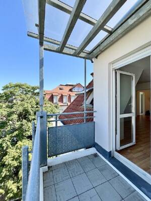 Ruihig wohnen unterm Dach mit Lift, EBK & Balkon! – 1277 Dresden – Vorschaubild 7