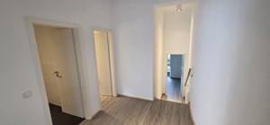 Stilvolle Split-Level-Loftwohnung mit Garten in sanierter Fabrik mit TG Stellplatz – 40489 Düsseldorf – Vorschaubild 7