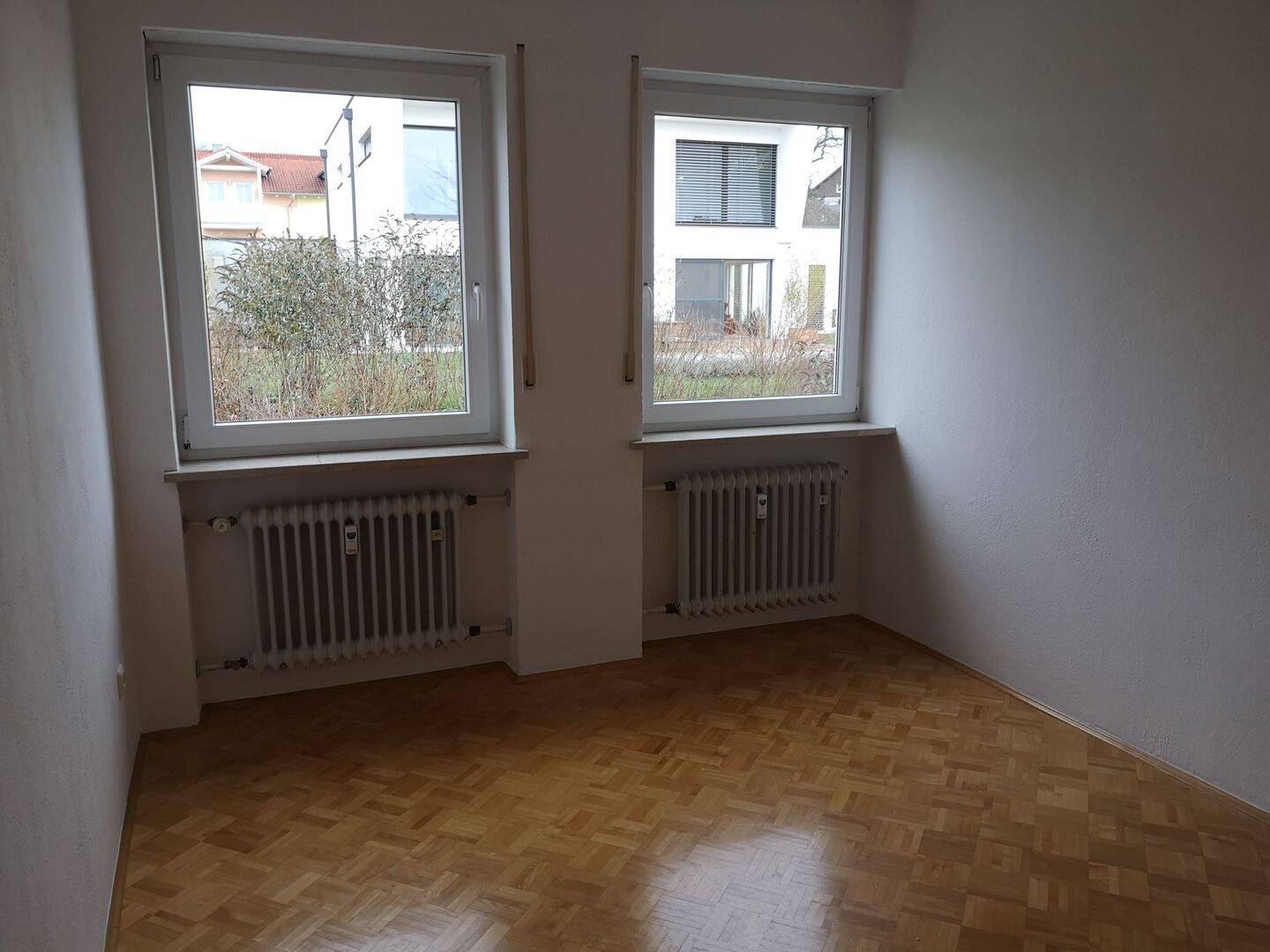 Große, helle 4 Zi-Whg. in Passau mit Wohnküche, Balkon und Garage in ZFH – Passau – Vorschaubild 5