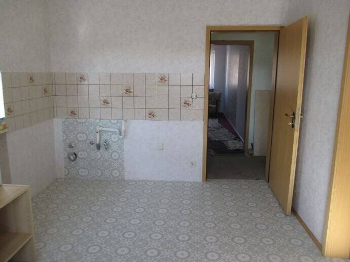 Solides Zweifamilienhaus mit Dachgeschoss, Garten, Garage und Kfz-Stellplatz und zusätzl Bauplatz in Bad Kissingen-Reiterswiesen – Bad Kissingen – Vorschaubild 6