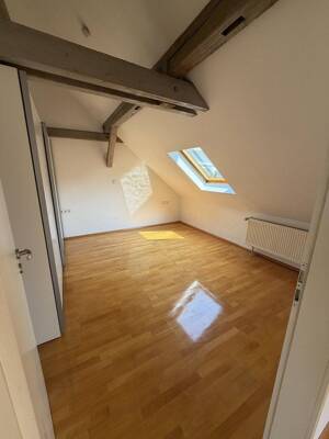 Loftartiges Wohnen über den Dächern - 2,5 Zimmer mit Balkonfenster am Kurpark Bad Cannstatt – 70372 Stuttgart – Vorschaubild 7