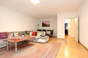 Viel Platz zum Wohlfühlen: 4-Zimmer-Wohnung mit Balkon und Tiefgaragenstellplatz in Farmsen-Berne – 22159 Hamburg – Vorschaubild 6