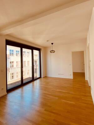 Helle 2-Zi-Wohnung mit Balkon, 1.800 € warm – 10179 Berlin – Vorschaubild 1