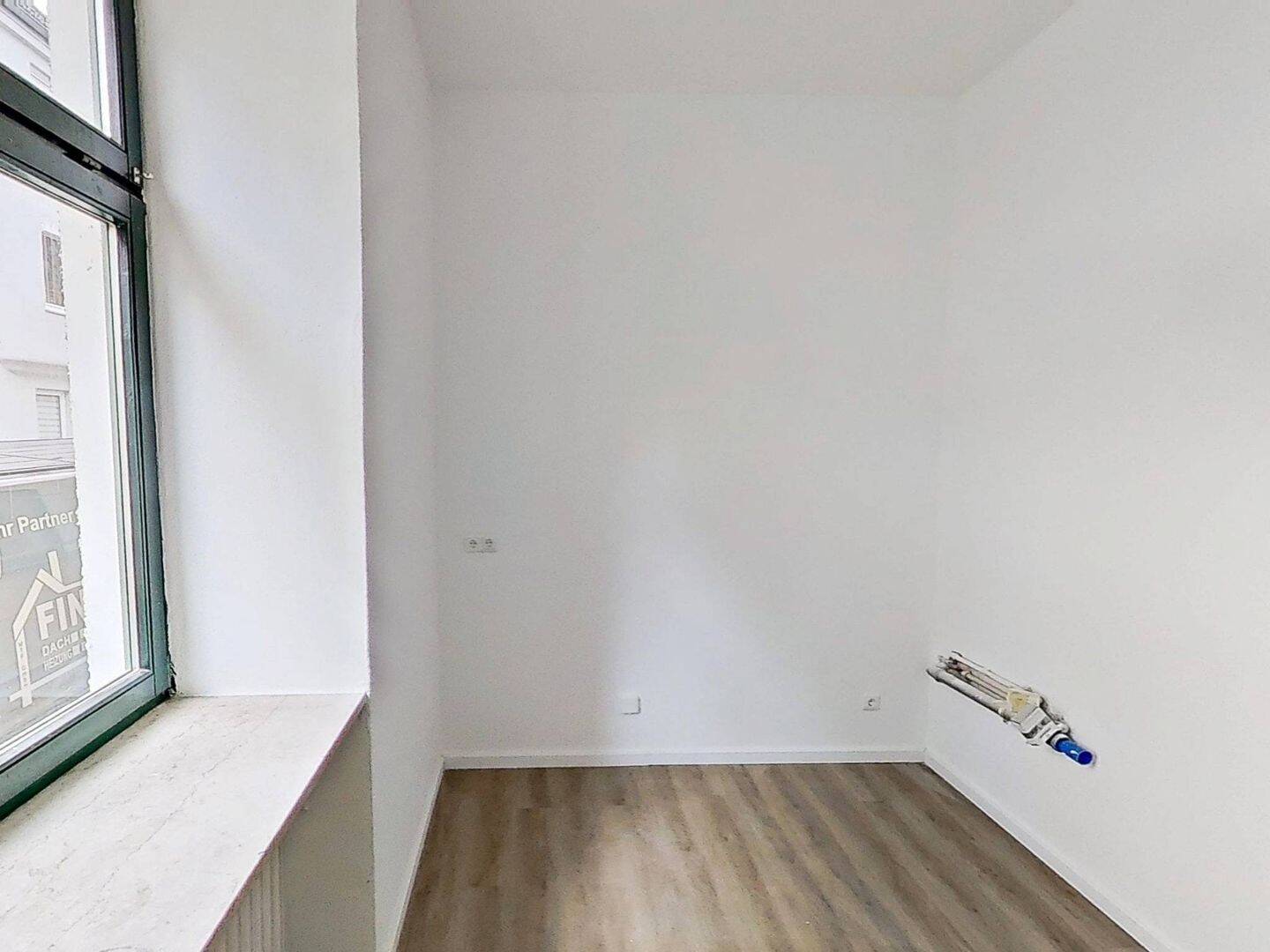 Große und vollständig renovierte 2-Zimmer-Wohnung mit BALKON – Augsburg – Vorschaubild 5