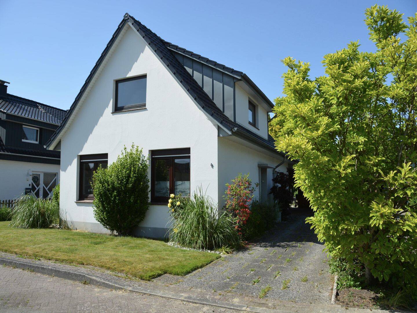 Anfragestopp! Gepflegtes Einfamilienhaus in Sackgassenlage – Brake – Vorschaubild 2