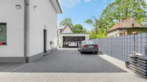 Luxuriöses Einfamilienhaus von 2016 mit Kamin, Designküche und Doppelgarage – 12621 Berlin – Vorschaubild 5