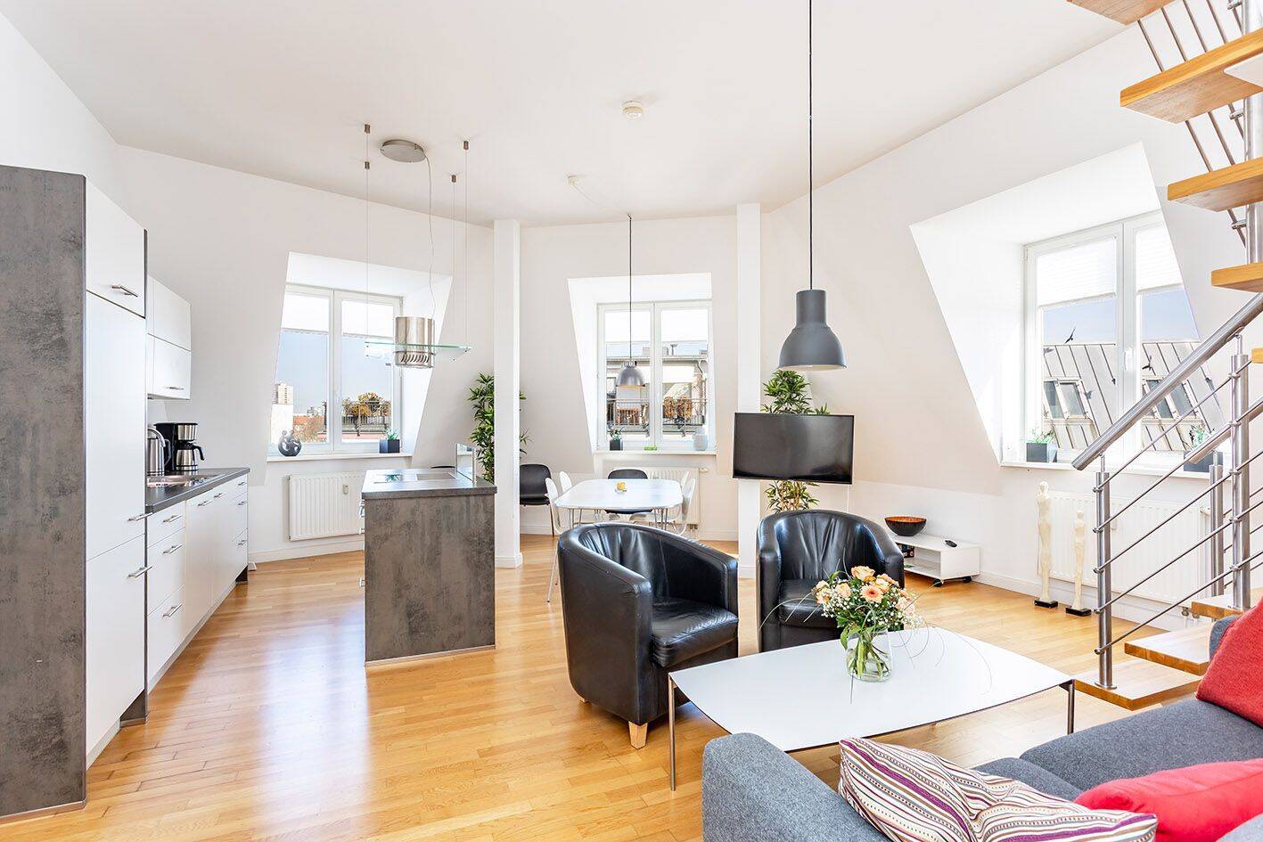 Kernsanierte Altbauwohnung mit großer privater Dachterrasse (22 m²) – Berlin – Vorschaubild 8