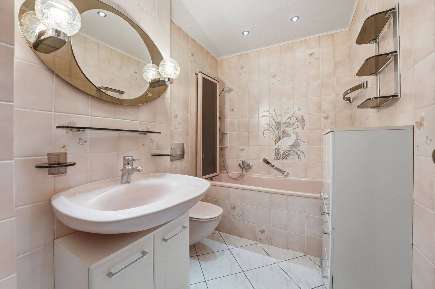 Renovierungsbedürftige 3-Zimmer-Wohnung mit Loggia und Stellplatz in Leverkusen-Rheindorf – Leverkusen – Vorschaubild 9