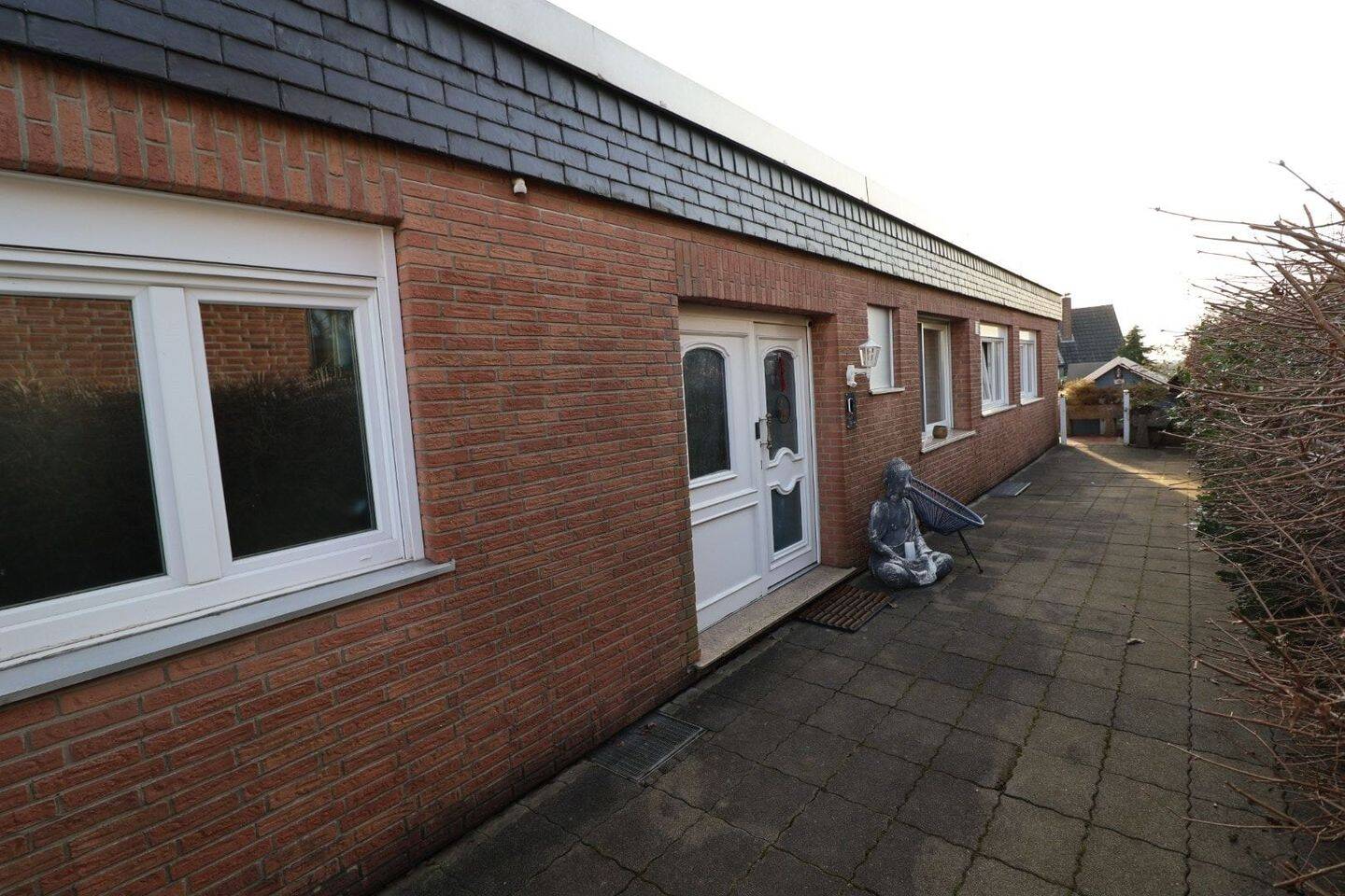Großzügiger Bungalow mit Sonnengarantie in privilegierter Südstadt-Lage! – Solingen – Vorschaubild 3