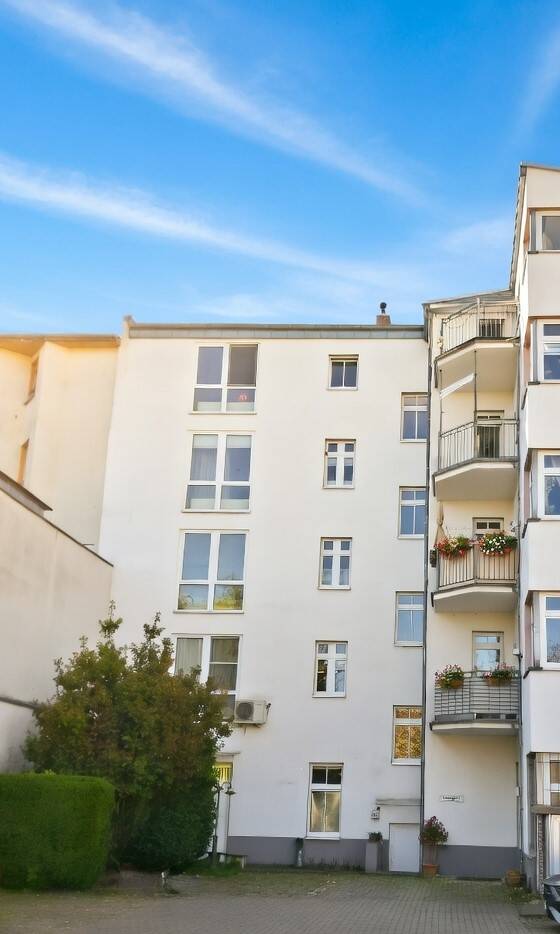 *ERSTBEZUG NACH SANIERUNG * SCHICKE 3-RAUM-WOHNUNG MIT BALKON, EINBAUKÜCHE UND STELLPLATZ – Magdeburg – Vorschaubild 4