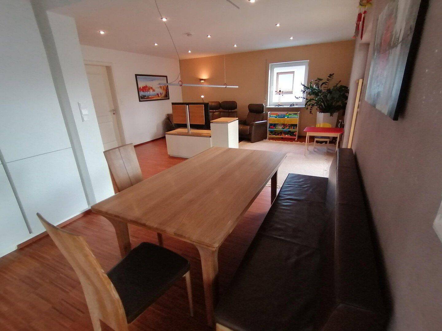 Helle vollausgestattete Wohnung mit großem Balkon im Westviertel – Ingolstadt – Vorschaubild 2