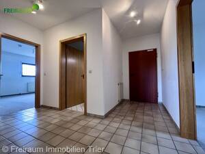 +Neuer Preis+TR-Ruwer: Sonnige 3 ZKB Eigentumswohnung mit Balkon und Stellplatz in beliebter Höhenlage. – 54292 Trier – Vorschaubild 7