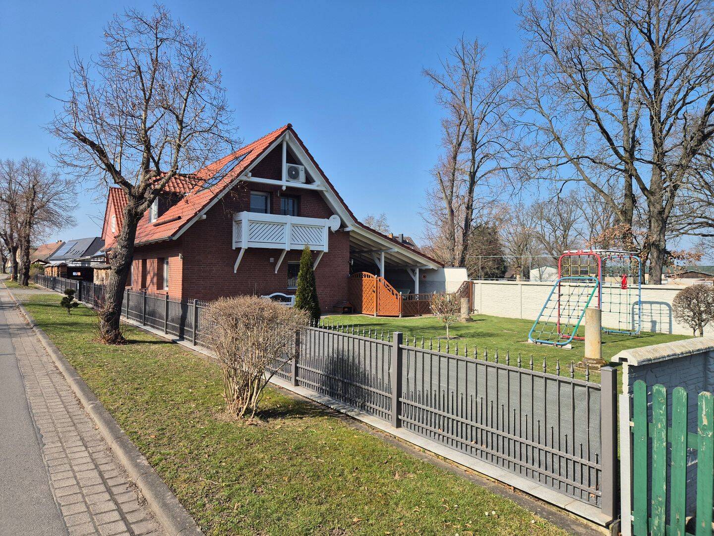 Viel Platz für Familie und Hobby – Einfamilienhaus mit vielen Extras in Roitzsch zu verkaufen! – Trossin – Vorschaubild 2