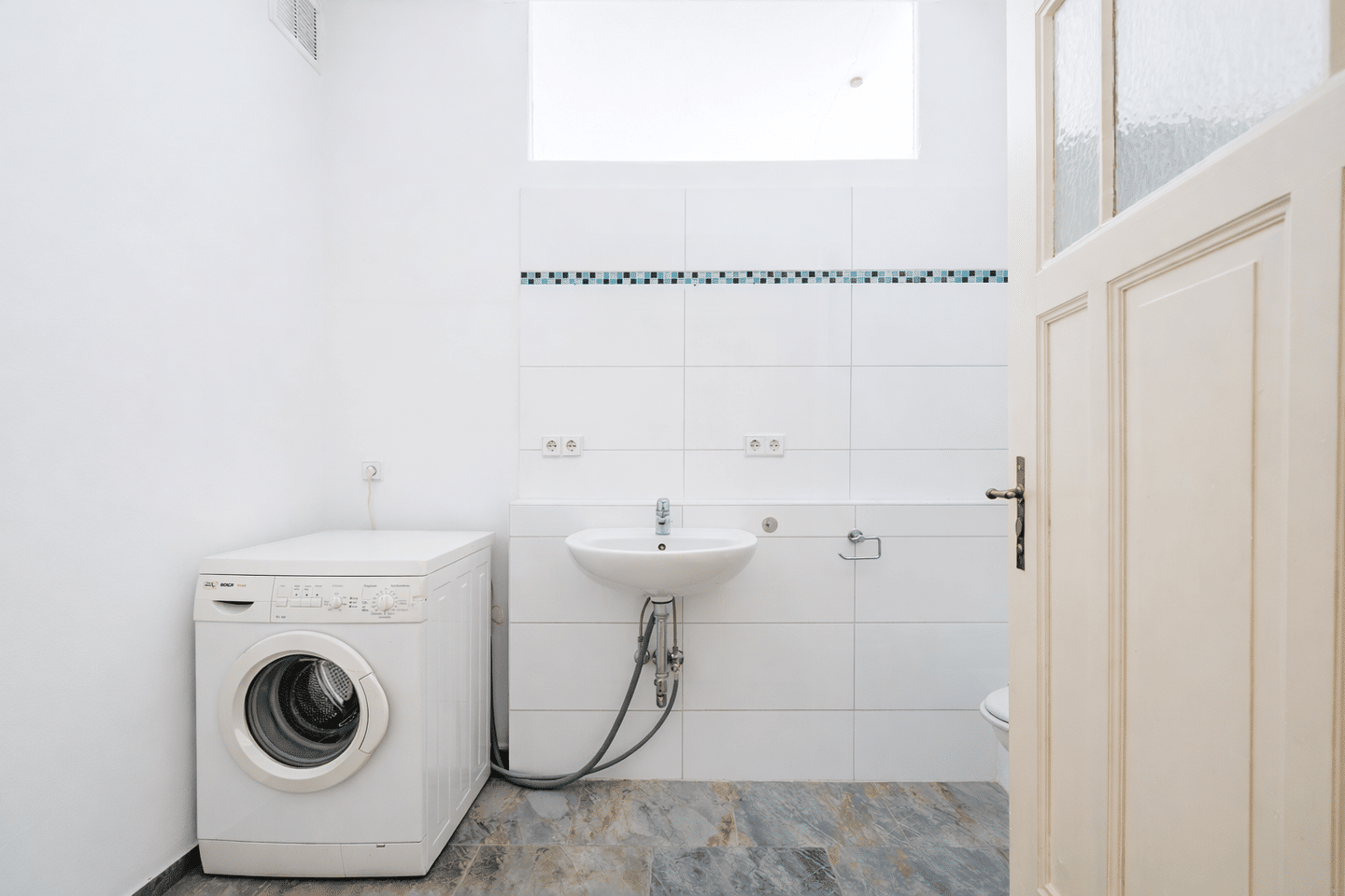 Saniert & vermietet - Charmante 1-Zimmer-Altbauwohnung mit gemütlichem Balkon nahe Körnerpark – Berlin – Vorschaubild 5