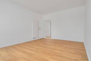 Kernsanierter 2-Zimmer-Altbau in Berlin-Köpenick: Erstbezug mit Wohnküche, Tageslichtbad und Balkon – 12555 Berlin – Vorschaubild 4