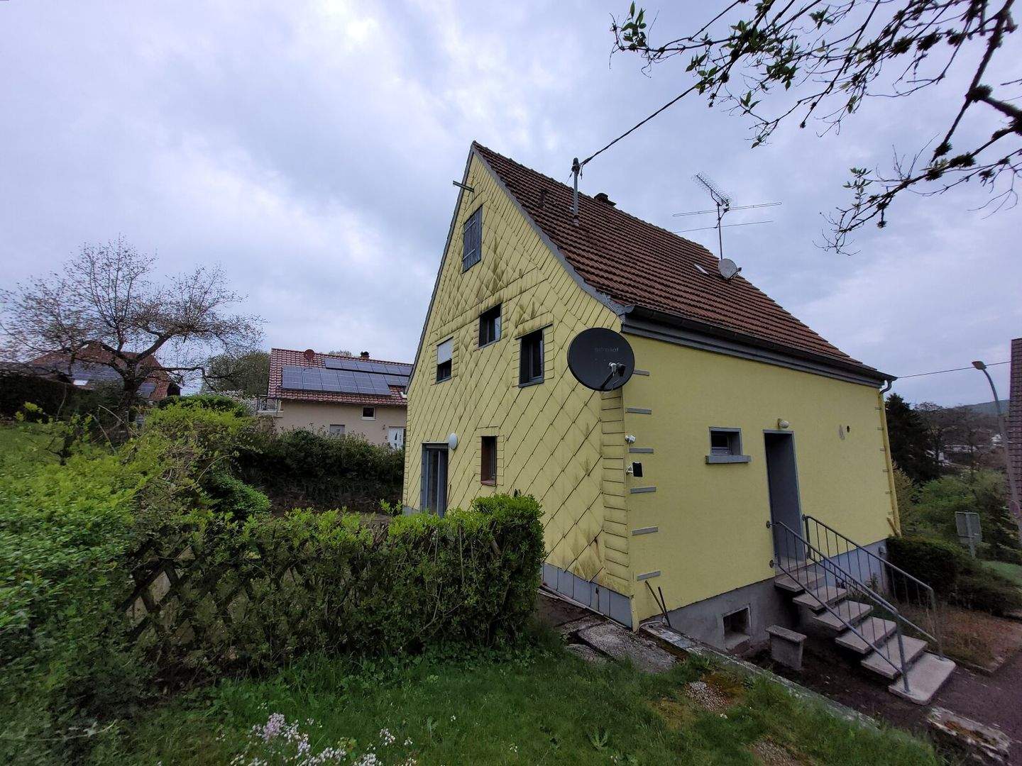 Ruhig wohnen, frei gestalten - Einfamilienhaus in Namborn – Namborn – Vorschaubild 2