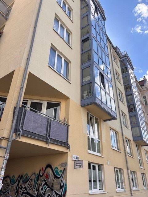 Attraktive 3-Raum-Eigentumswohnung mit Balkon, Aufzug und Tiefgaragenstellplatz in der Leipziger Südvorstadt – Leipzig – Vorschaubild 2