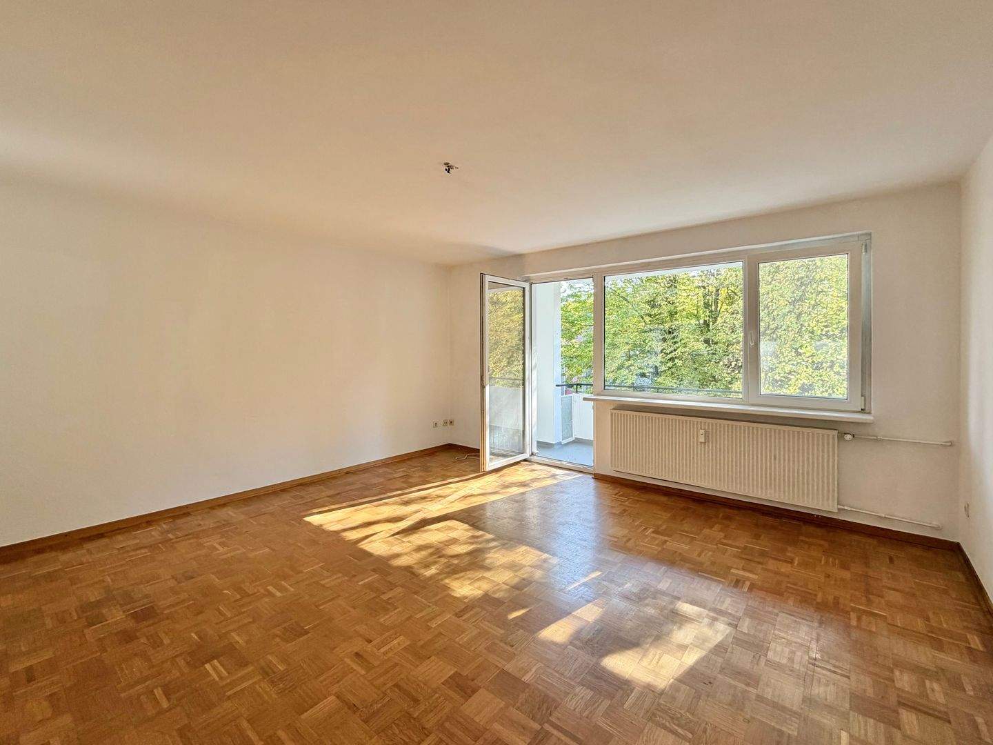 Helle + großzügige 2-Zimmer-Wohnung mit sonnigem Balkon in ruhiger & zentrumsnaher Lage – Hannover – Vorschaubild 5