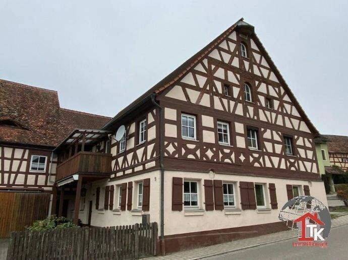 A denkmalgschützts, scheens Heisla in Weihenzell zum Verkaffn! – Weihenzell – Bild 1 von 9