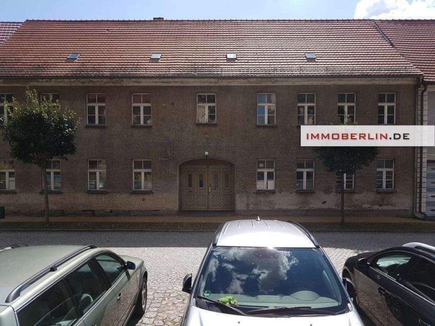 IMMOBERLIN.DE - Attraktives Zinshaus mit viel Potential in guter Ortskernlage – Liebenwalde – Bild 1 von 9
