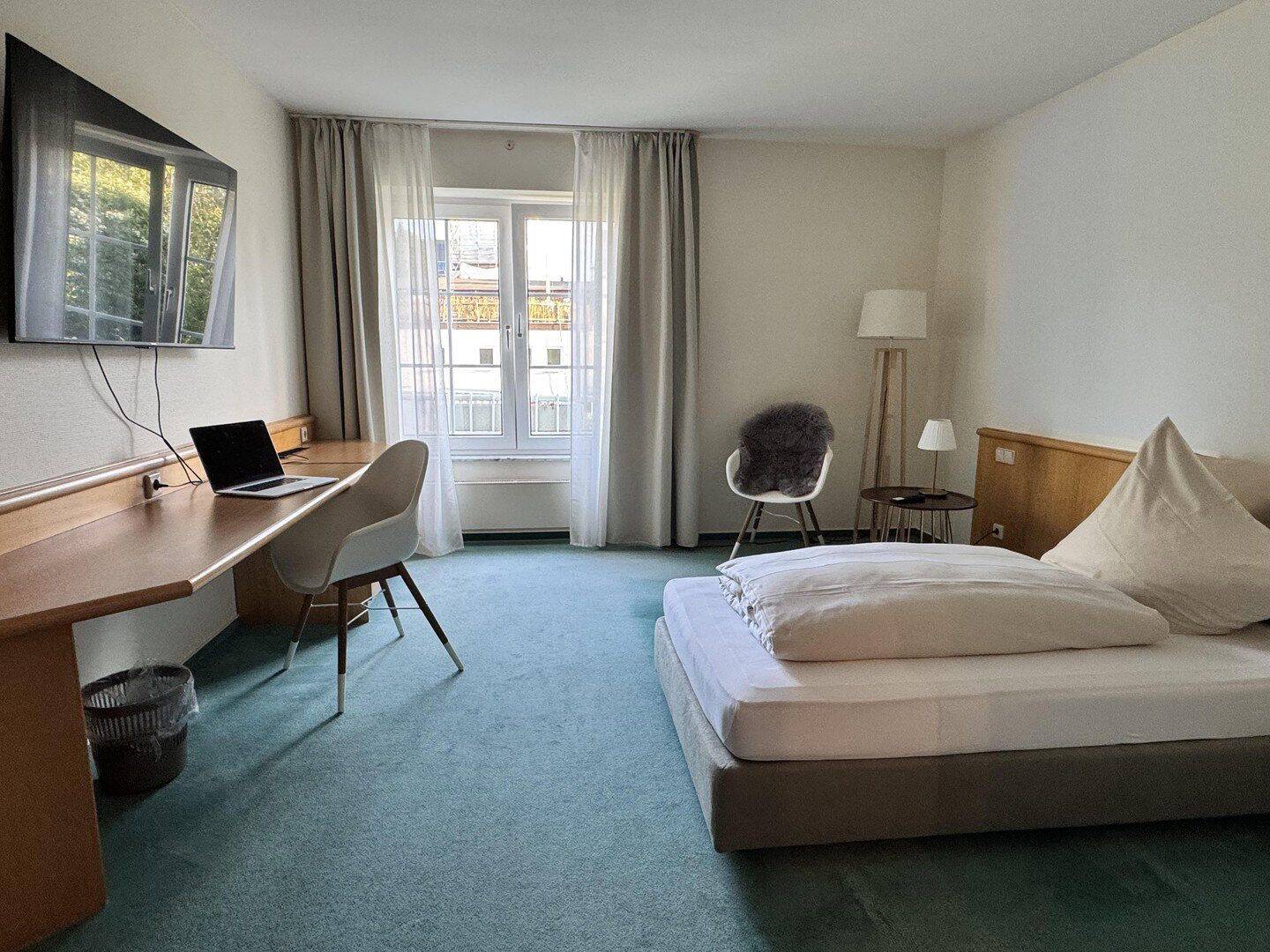 Nice Living Business-Zimmer mit eigenem Bad, Terrasse, Parkplatz & Serviceoptionen nahe Köln
