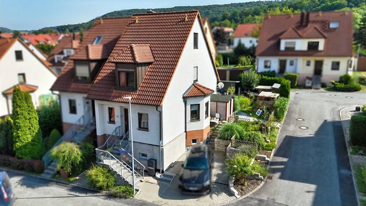 Wohnen mit Wohlfühlfaktor, fantastischem Blick auf den Jenzig und stadtnaher Lage – 7751 Jena – Bild 1 von 7