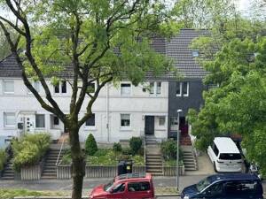 Reihenmittelhaus mit Garten und Kellerbar in Bochum