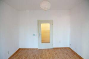 Schönes 5- bis 6-Parteienhaus im Herzen von Fürth – 90762 Fürth – Vorschaubild 9