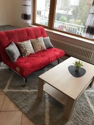 1-Z. Apartment, möbliert, eigenes Badezimmer, Balkon, Terrasse / Küche u. Garten zur Mitnutzung