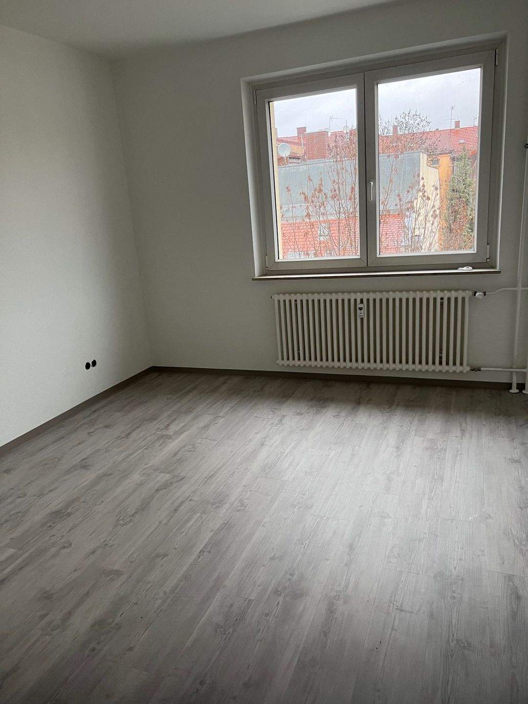Schön renovierte 2-Zimmer-Wohnung mit Balkon in Nürnberg St. Leonhard – Nürnberg – Vorschaubild 6