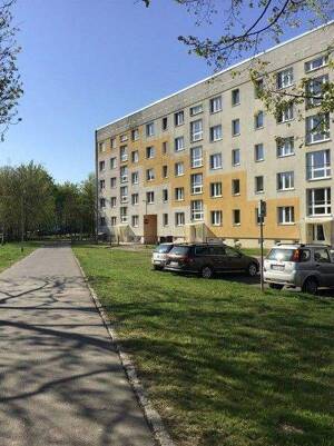 Große, helle 2-Zimmer-Wohnung mit Balkon und Wannenbad!