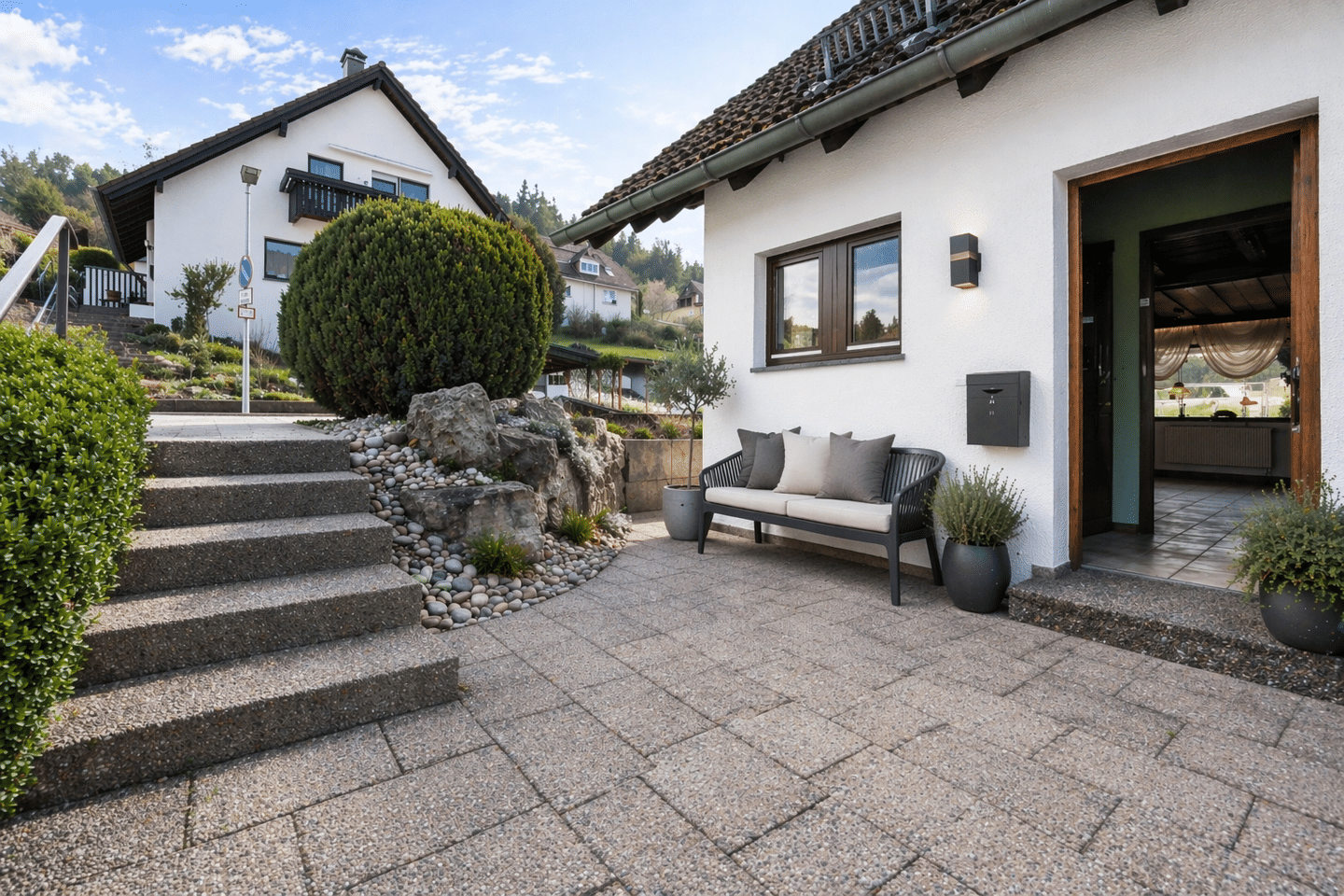 RESERVIERT: Charmantes Reihenendhaus in Seewald mit sonnigem Balkon & Terrasse – Seewald – Vorschaubild 3