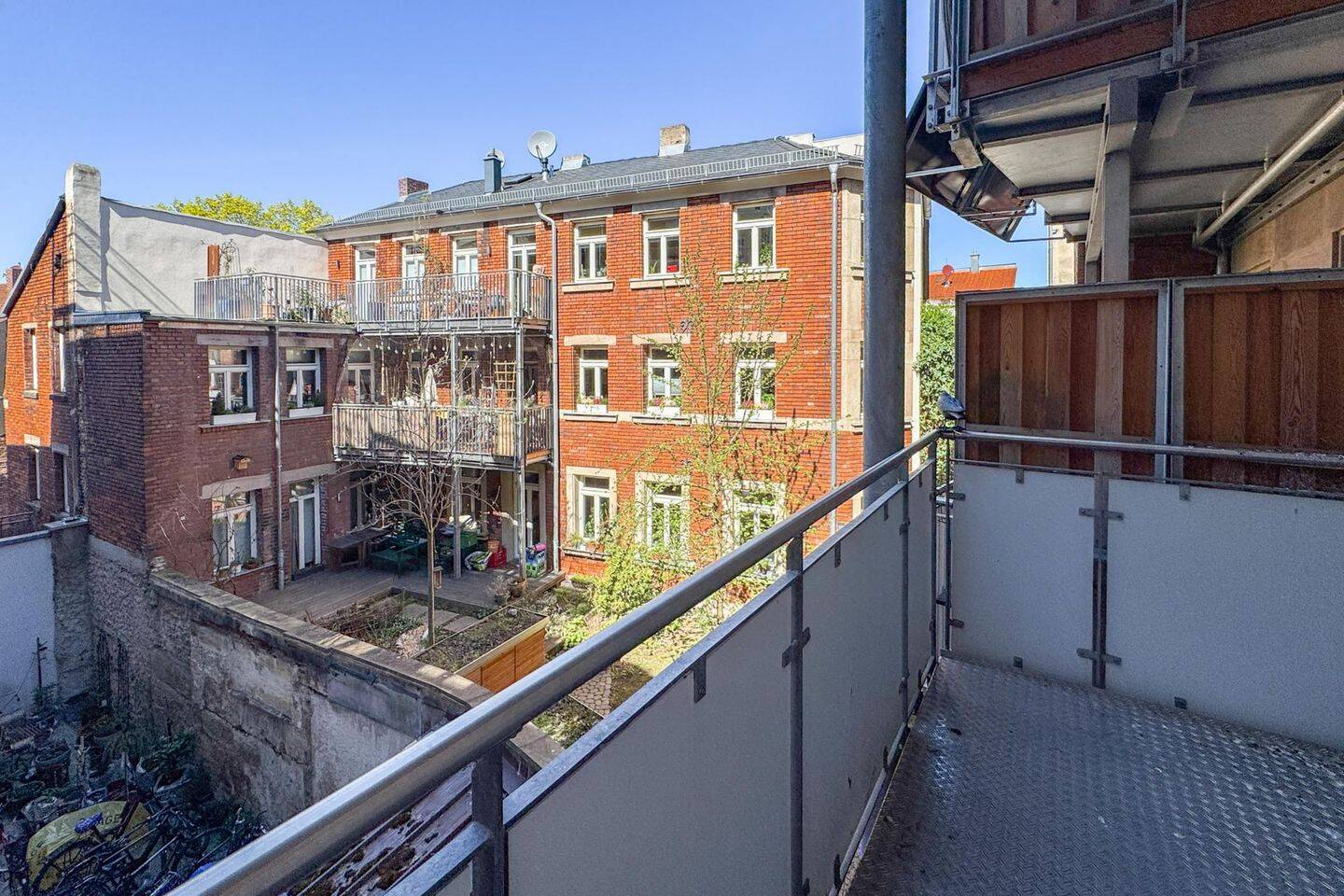 Bezugsfreie 4-Zimmer-Wohnung mit Balkon und zwei Bädern im Herzen von Fürth – Fürth – Vorschaubild 4
