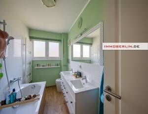 IMMOBERLIN.DE - Geniale Doppelhaushälfte mit Einliegerwohnung - Raumwunder mit Südwestgarten – 12357 Berlin – Vorschaubild 6