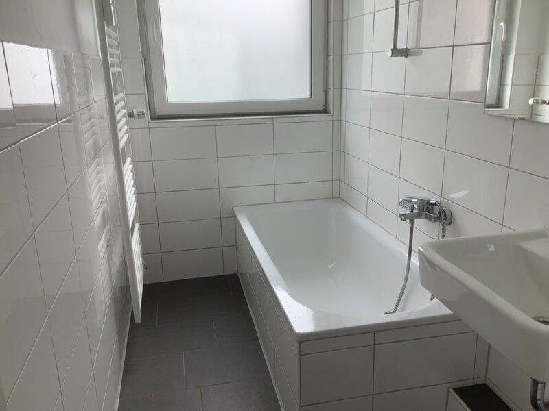 Schöne 4-Zimmer-Wohnung mit großem Balkon! – Osnabrück – Vorschaubild 7