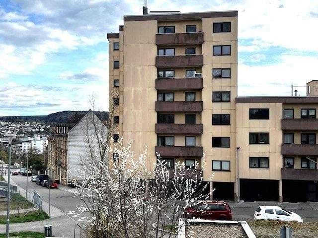 Großzügige 5½-Zimmer-Wohnung mit 2 Balkonen, Garage & Fernblick in Pforzheim