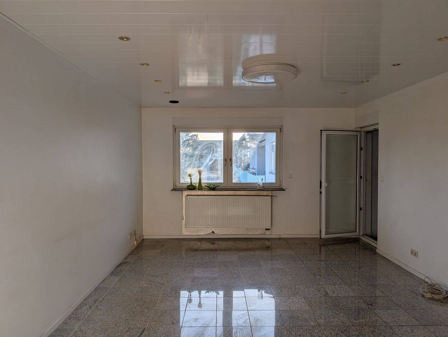 3 Zimmer Wohnung mit Einbauküche