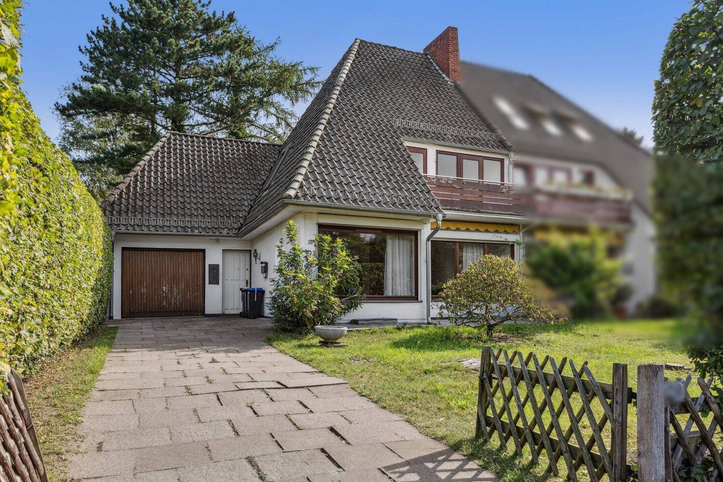 Sanierungsbedürftige Doppelhaushälfte mit großem Garten und Gestaltungsfreiheit – Bremen – Vorschaubild 2