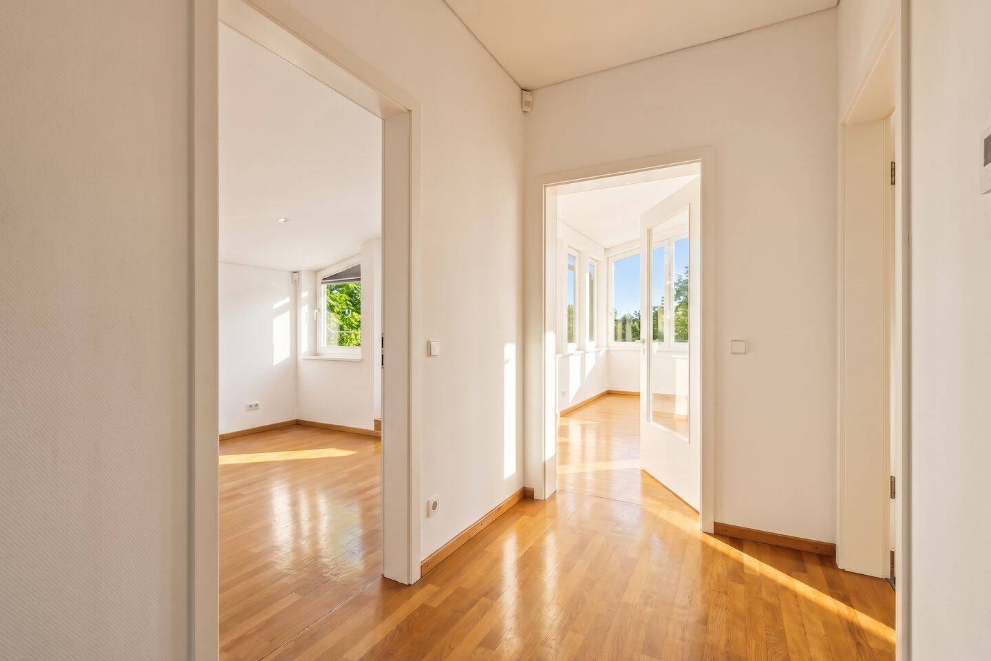 Penthouse mit Elbpanorama in Blankenese Tiefgarage · Glasaufzug · barrierearm – Hamburg – Vorschaubild 4