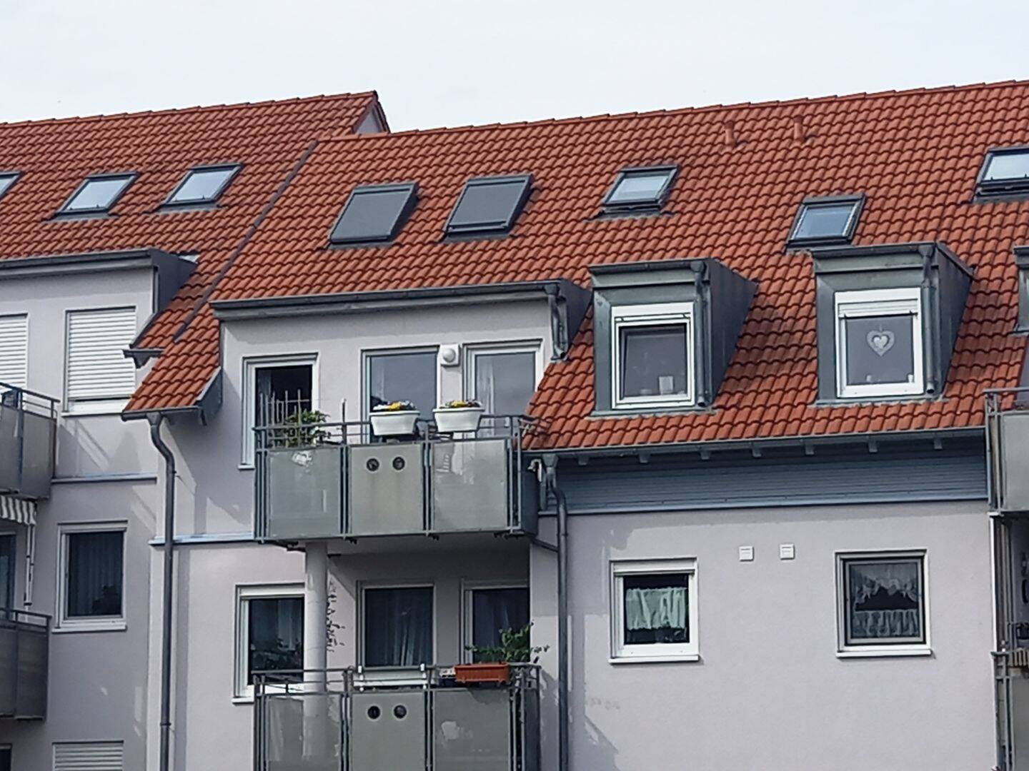 Helle & komfortable Drei-Zimmerwohnung mit Balkon im DG. Gut vermietet. TG inkl. – Erfurt – Vorschaubild 2