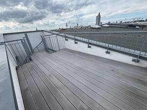 Preisgünstige, individuelle 4-Zimmer-Dachgeschosswohnung mit EBK, Balkon und Dachterrasse mit Aussicht – 4103 Leipzig – Vorschaubild 5