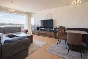 Viel Platz für Familienleben - 4-Zimmer-Wohnung mit großer Loggia