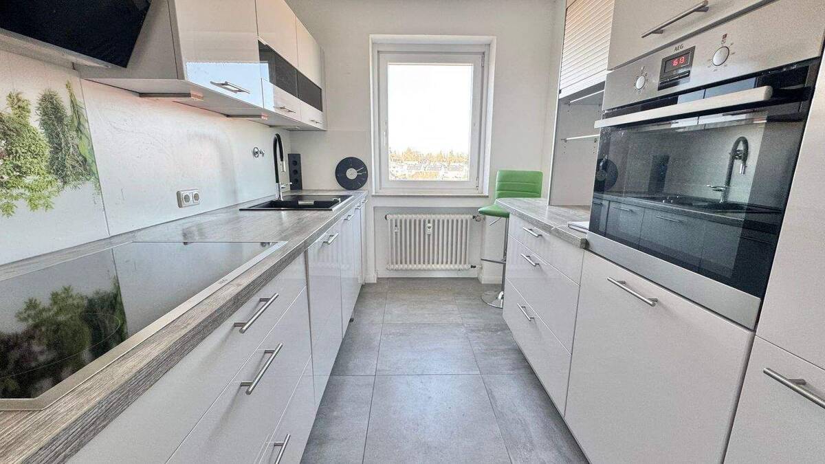 Fürth-Dambach ! Gepflegte, helle 3-ZW 80 m², großer Balkon, 4.OG mit Aufzug. – 90768 Fürth – Bild 1 von 9