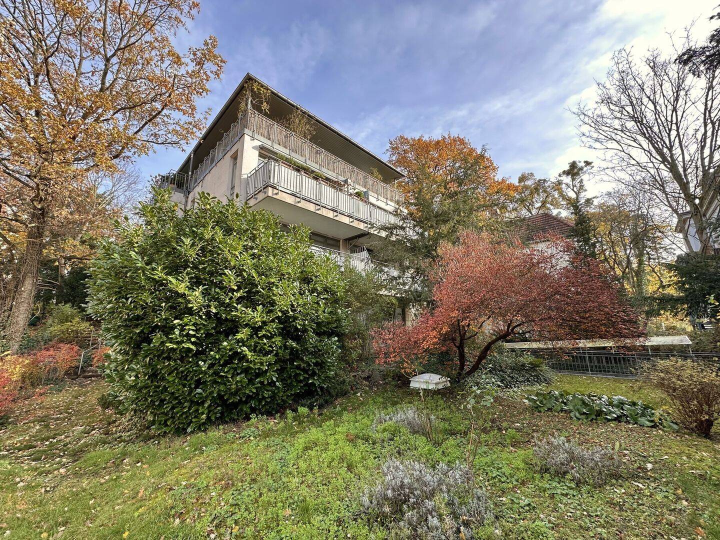 Top-Gartenwohnung Weißer Hirsch: Su?dterrasse, Marmor, 12 €/m² Miete & Tiefgarage – Dresden – Vorschaubild 3